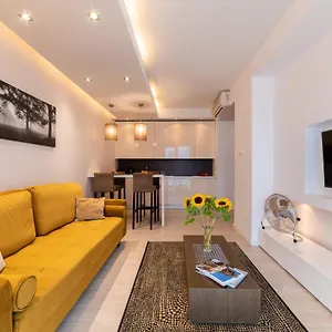 https://platinum-towers-e-apartments.warsawhotelspoland.com