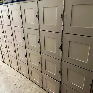 Sina Rent , Róma Olaszország